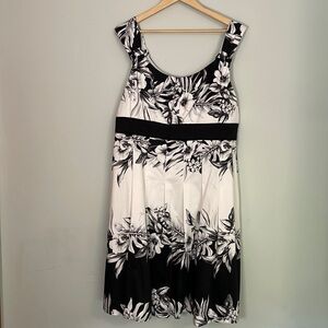 White House Black Market Floral Dress New with Tag